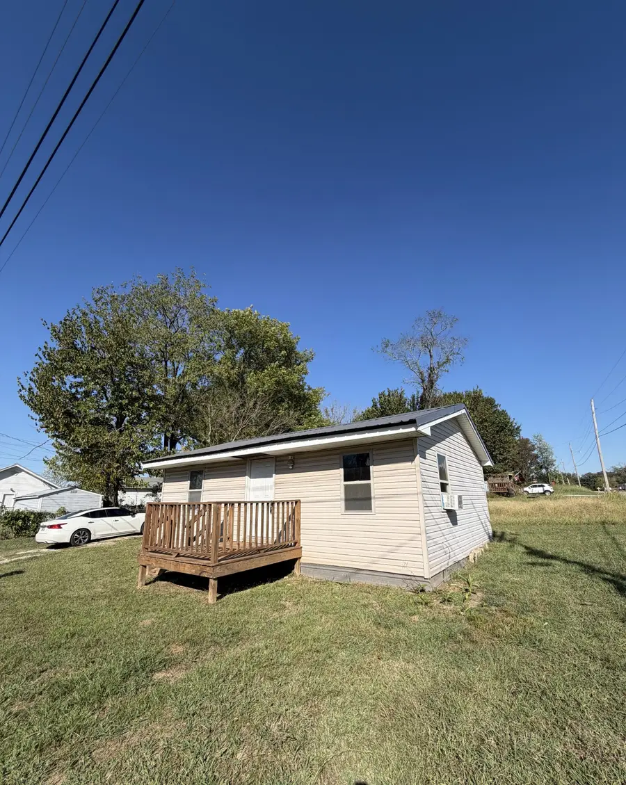 209 Bailey St, Lexington, TN 38351 - #2