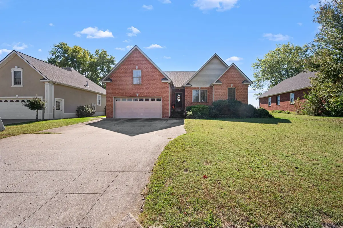 200 Foxrun, Springfield, TN 37172 - #1
