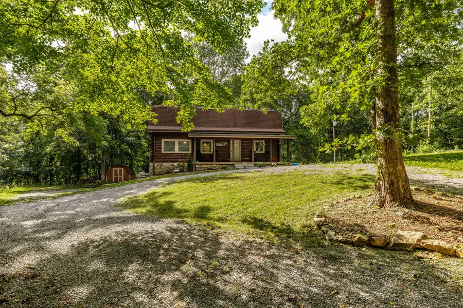 2076 Martins Chapel Church Rd, Springfield, TN 37172 - #2