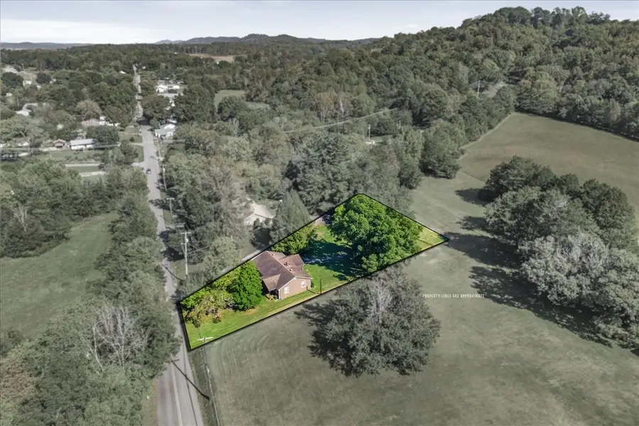 613 Central Ave, Athens, TN 37303 - #3