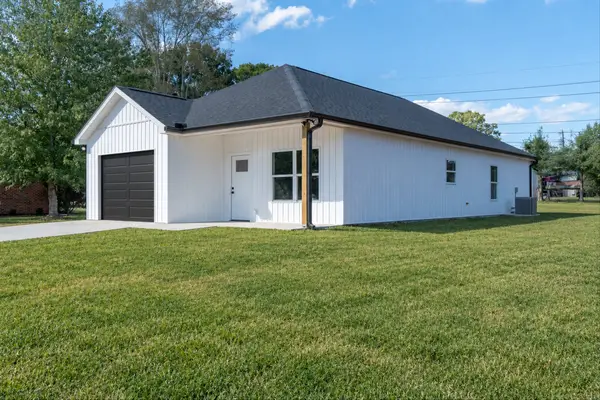702 1st St, Lawrenceburg, TN 38464