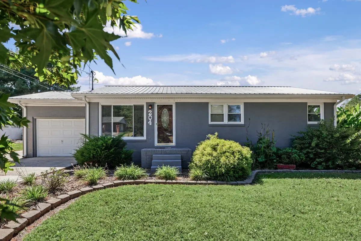 204 Homeward Ave, Winchester, TN 37398 - #1