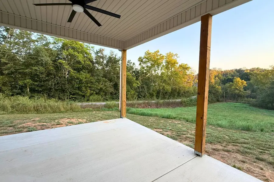 988 Davenport Rd, Cumberland City, TN 37050 - #2