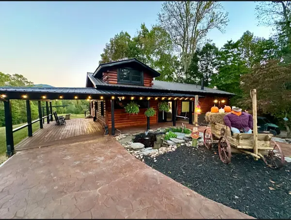770 Old Furnace Rd, Tellico Plains, TN 37385