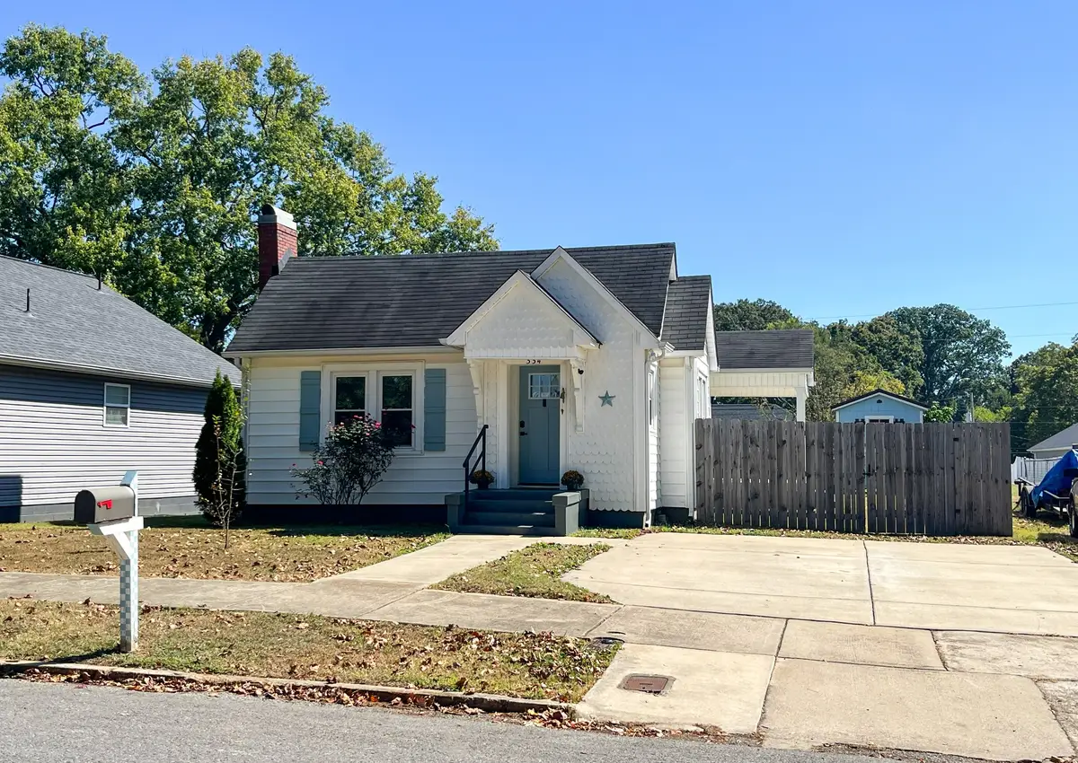 334 Nixon Ave, Lawrenceburg, TN 38464 - #1