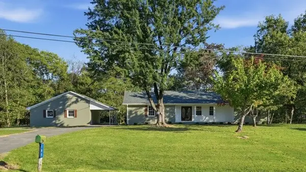 185 Lakeside Dr, Estill Springs, TN 37330 - #2