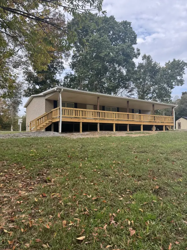 458 Whitley Hollow Rd, Red Boiling Springs, TN 37150