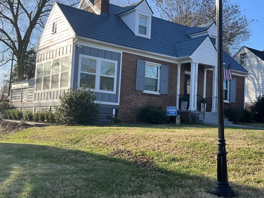 606 Anderson Dr, Clarksville, TN 37040 - #2