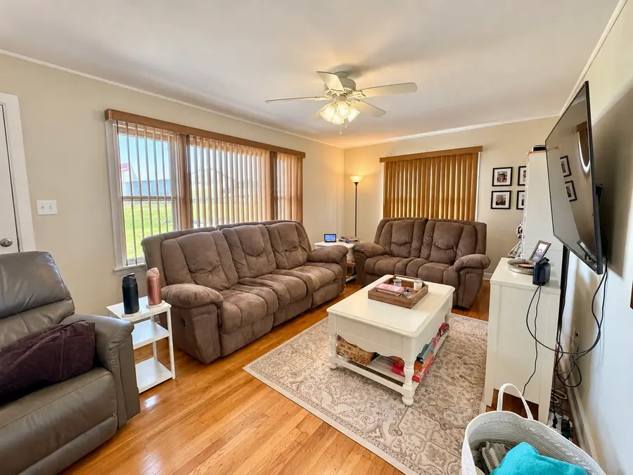 197 N Main St, Lobelville, TN 37097 - #2