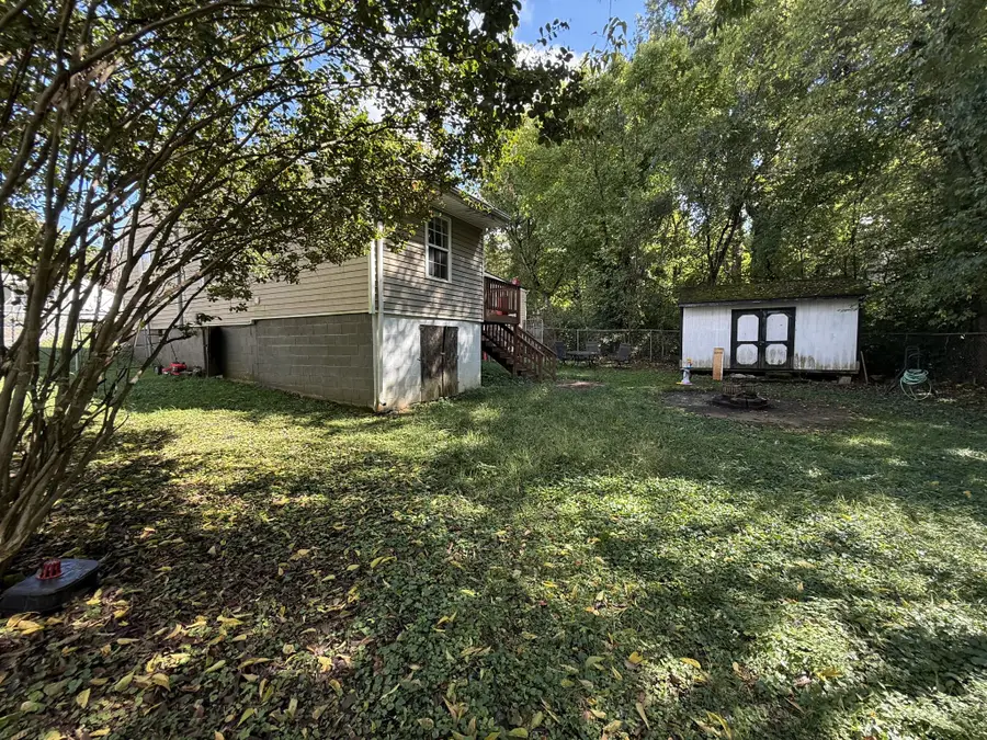 529 Jackson Ave, Maryville, TN 37804 - #3