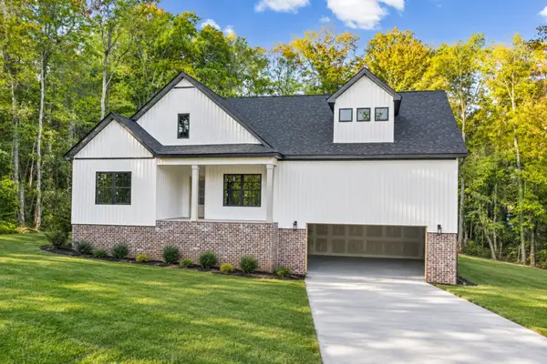 2687 Palmyra Rd, Palmyra, TN 37142