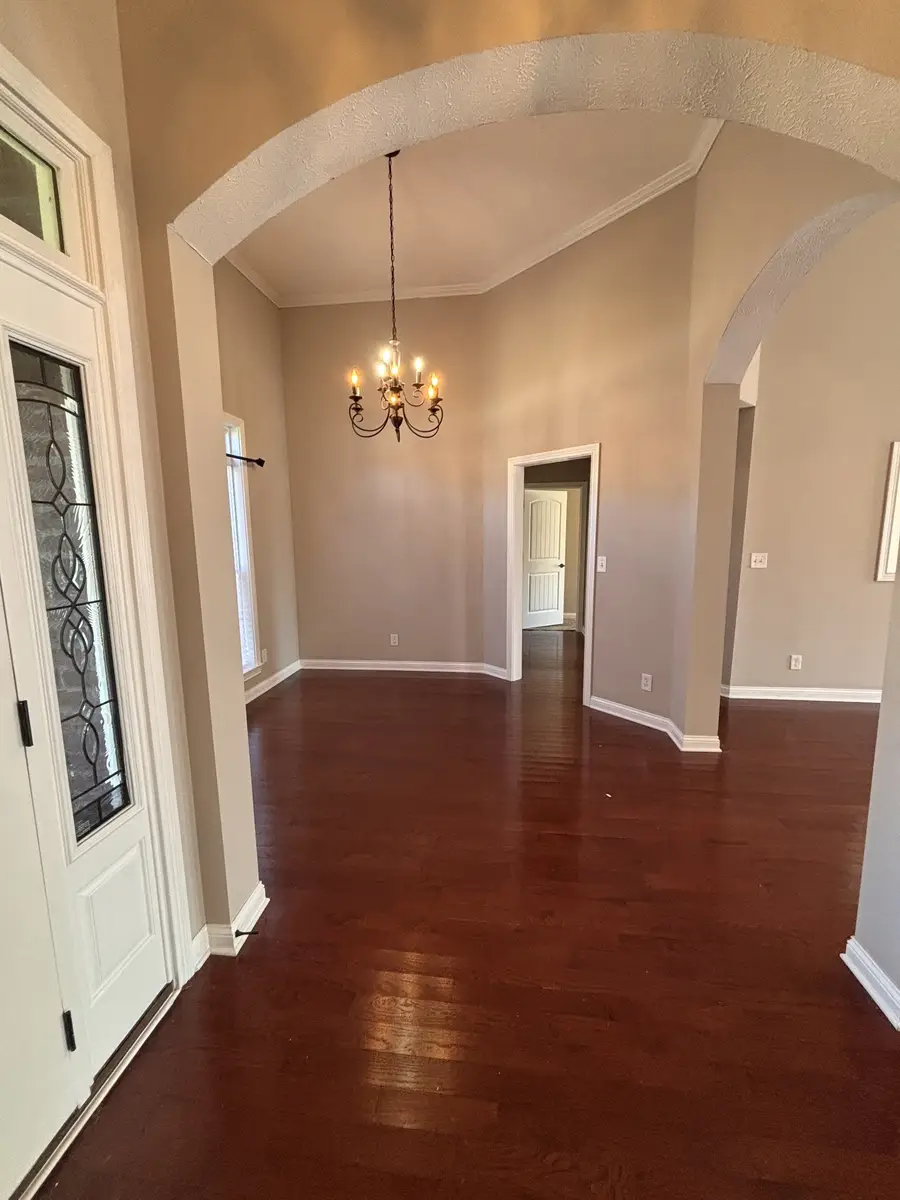 724 Cavalier Dr, Clarksville, TN 37040 - #2