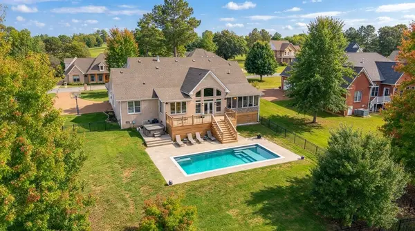 524 Country Club Drive, Dickson, TN 37055