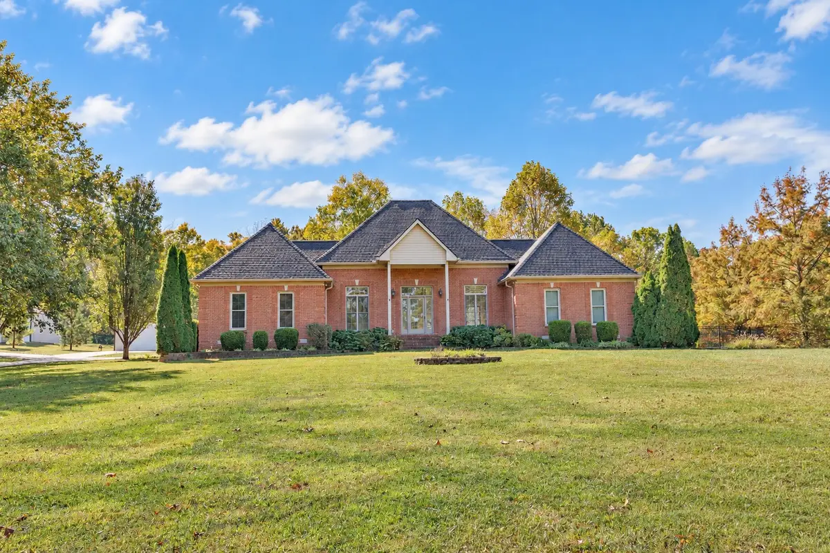 6341 Bethlehem Rd, Springfield, TN 37172 - #1
