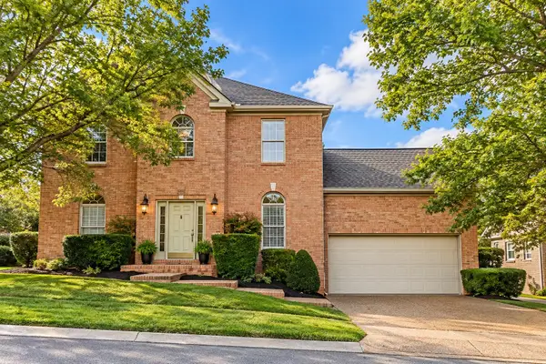 143 Middleboro Cir, Franklin, TN 37064