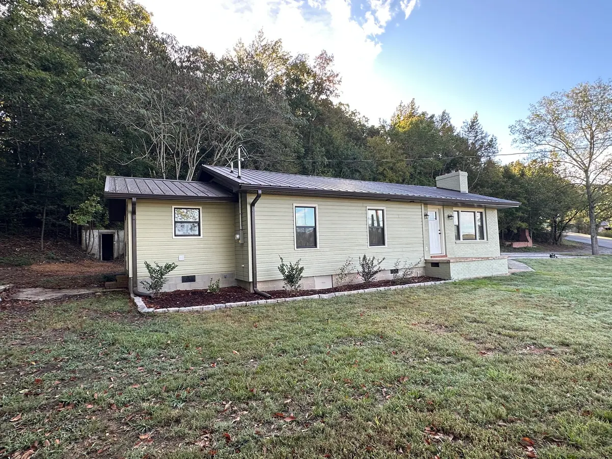5126 Rock Creek Rd, Tullahoma, TN 37388 - #1