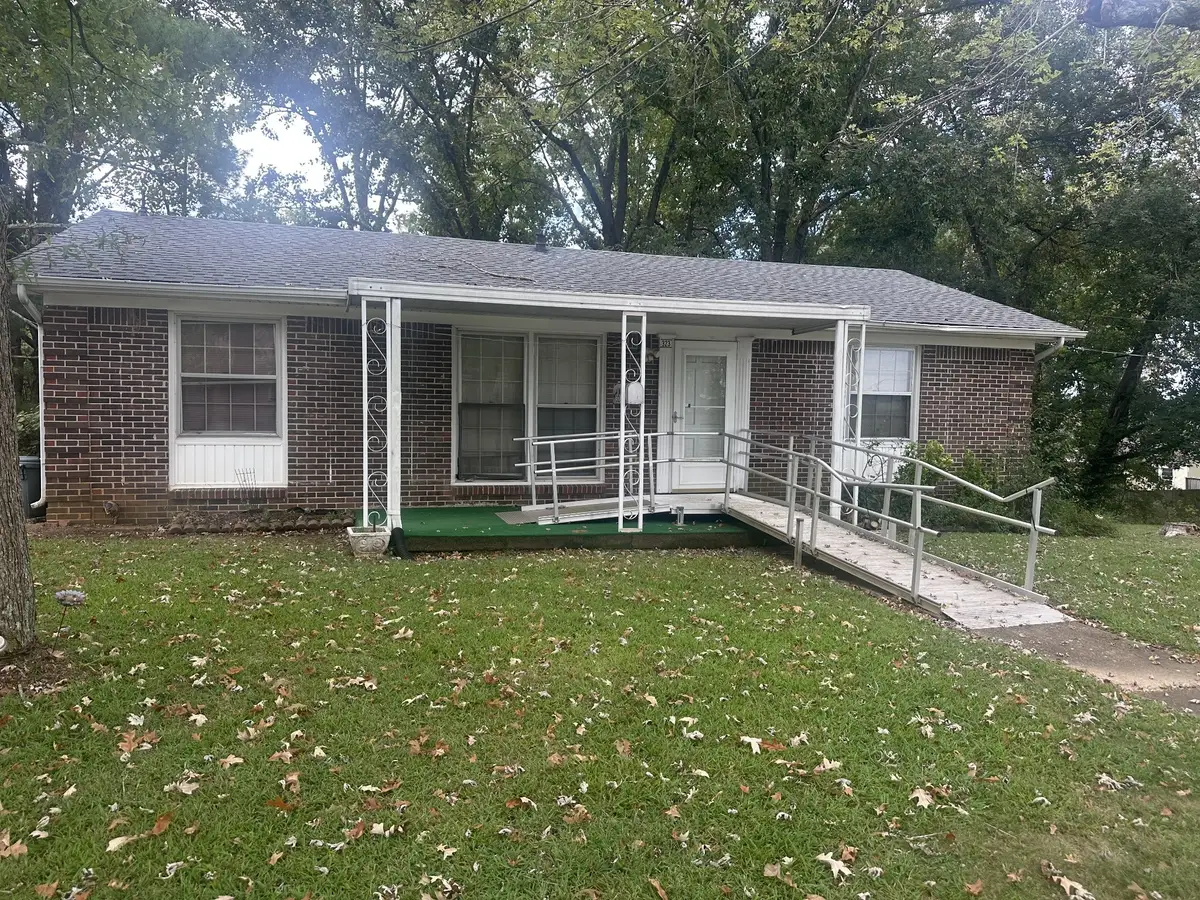 323 Randall St, Lawrenceburg, TN 38464 - #1