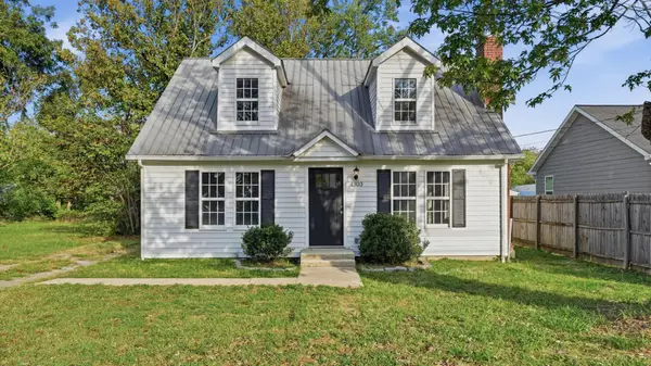 1303 E Lincoln St, Tullahoma, TN 37388