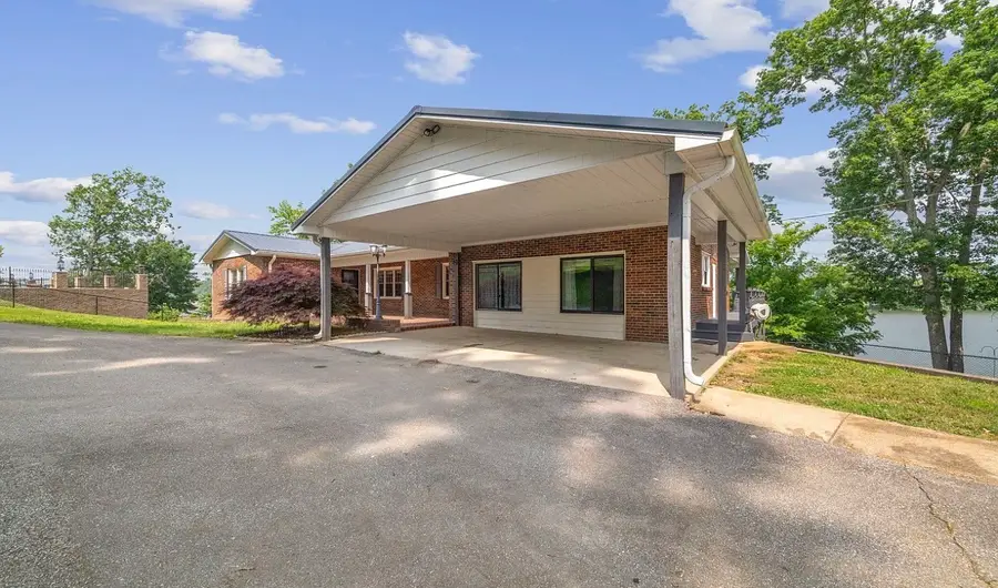 255 Whispering Hills Dr, Dover, TN 37058 - #2