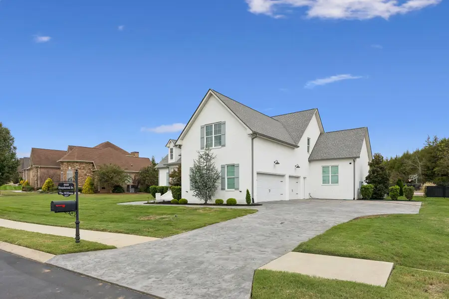 809 Stonebrook Dr, Lebanon, TN 37087 - #2