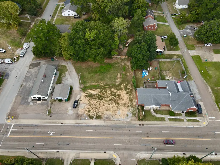 935 N Highland Ave, Jackson, TN 38301 - #2