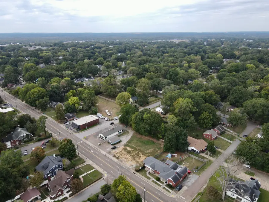 935 N Highland Ave, Jackson, TN 38301 - #3
