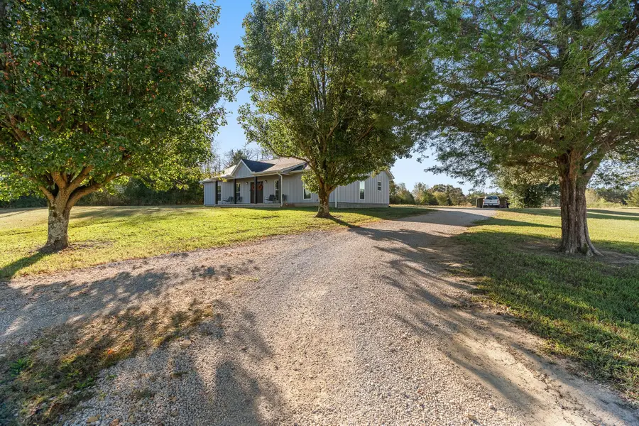 10 Farris Ln, Leoma, TN 38468 - #2
