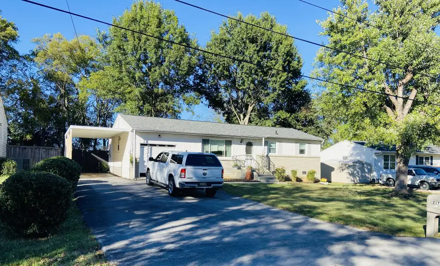 217 Chestnut Dr, Shelbyville, TN 37160 - #2