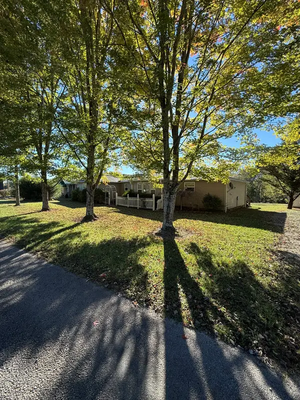 318 Walker Rd, Smithville, TN 37166