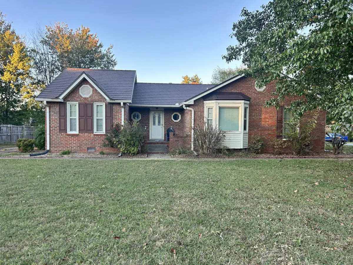 1182 Woodbridge Dr, Clarksville, TN 37042 - #1