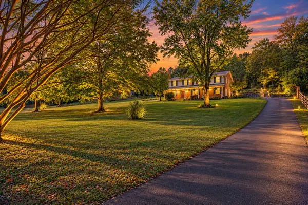 815 Rodney Dr, Nashville, TN 37205