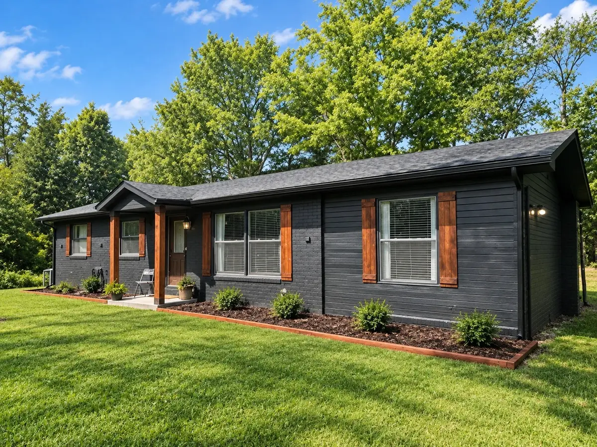 205 Locust Dr, Erin, TN 37061 - #1