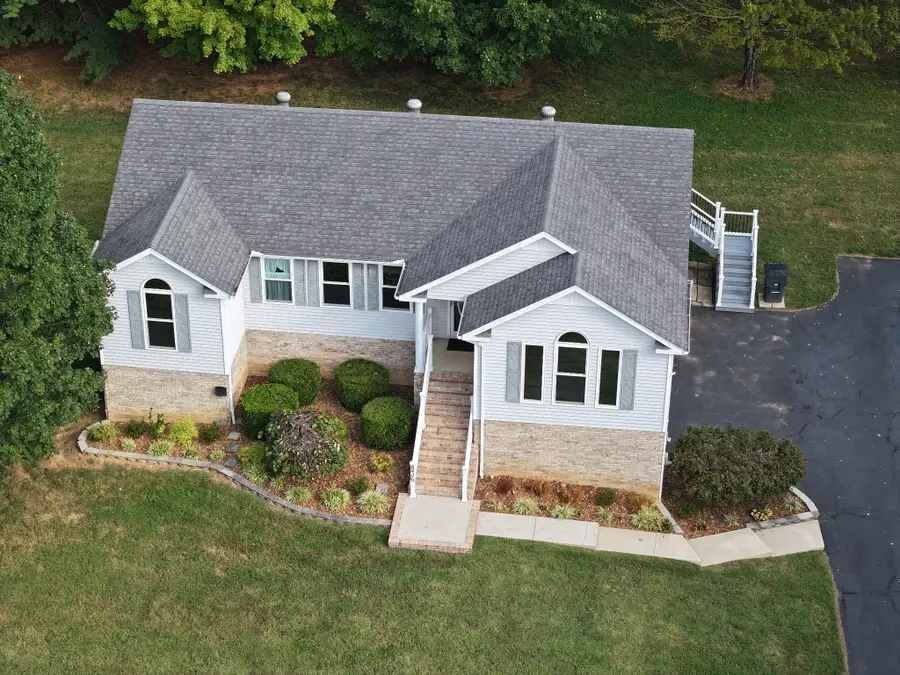 836 Navajo Trl, McMinnville, TN 37110 - #2