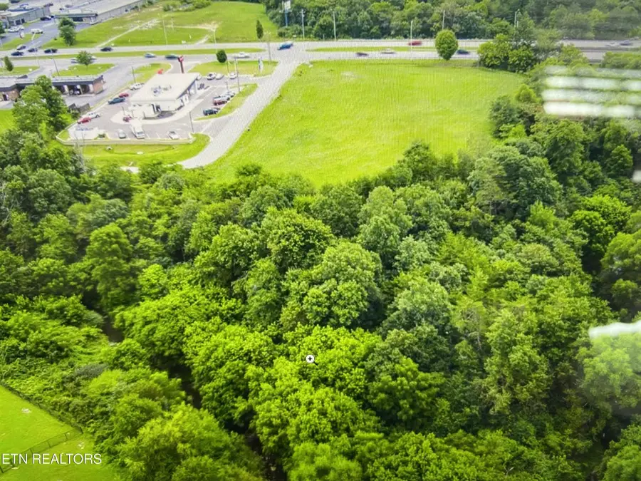 1423 Hwy 127 North Chuckles, Crossville, TN 38555 - #2