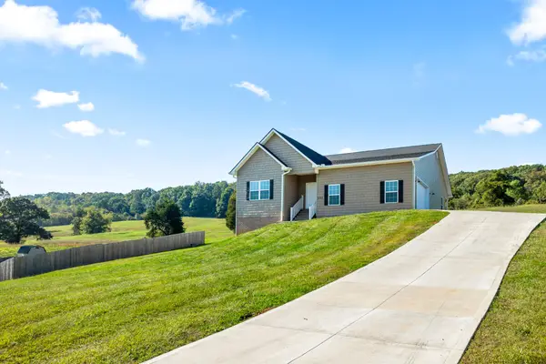 402 Sunrise Ridge Dr, Jefferson City, TN 37760