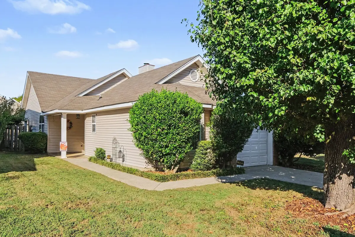 911 Bexhill Ct S, Hermitage, TN 37076 - #1