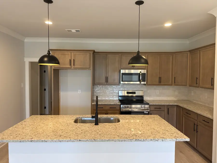565 W Foxrun, Springfield, TN 37172 - #2