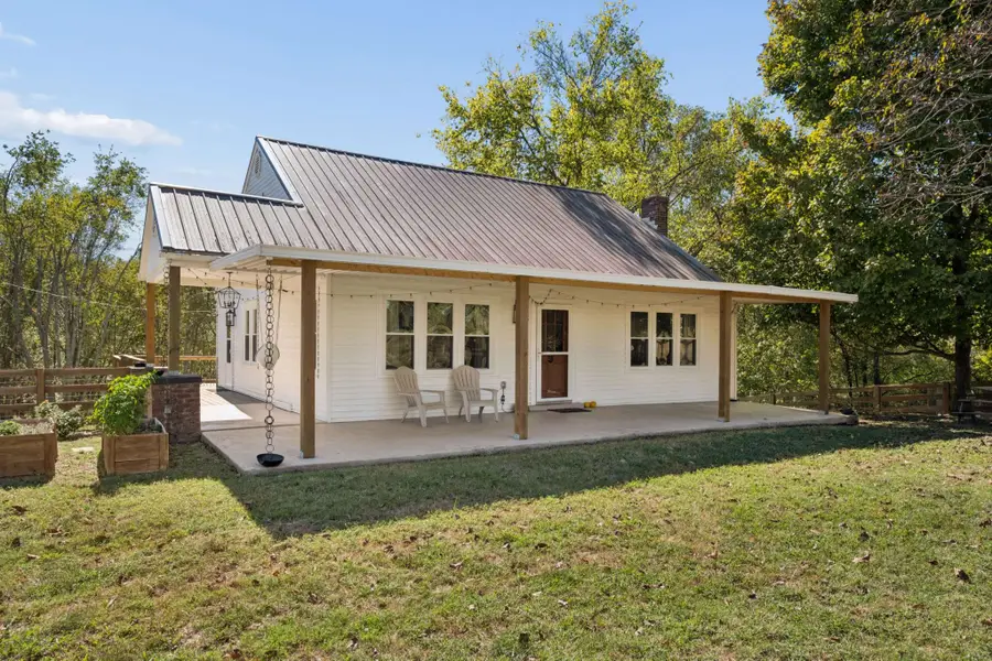 2349 Les Robinson Rd, Columbia, TN 38401 - #2
