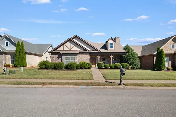 206 Dorchester Cir, Clarksville, TN 37043
