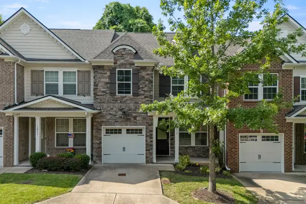 1013 Livingstone Ln, Mount Juliet, TN 37122