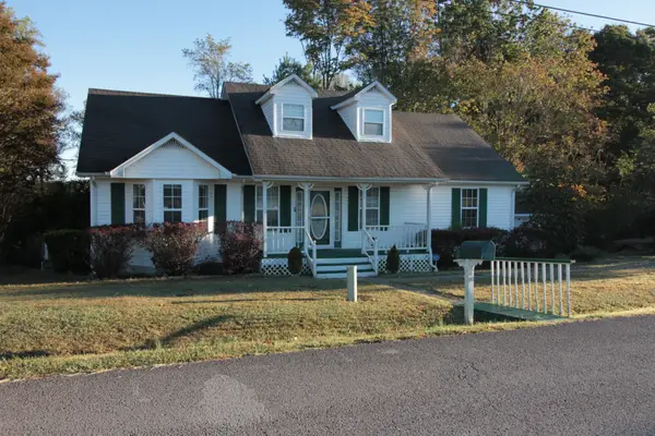 935 Holiday Haven Rd, Smithville, TN 37166
