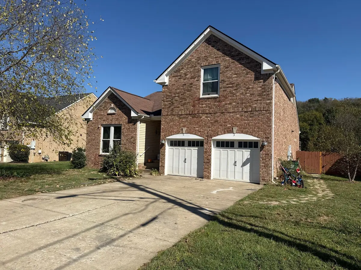 1017 Rambling Brook Rd, Nashville, TN 37218 - #1