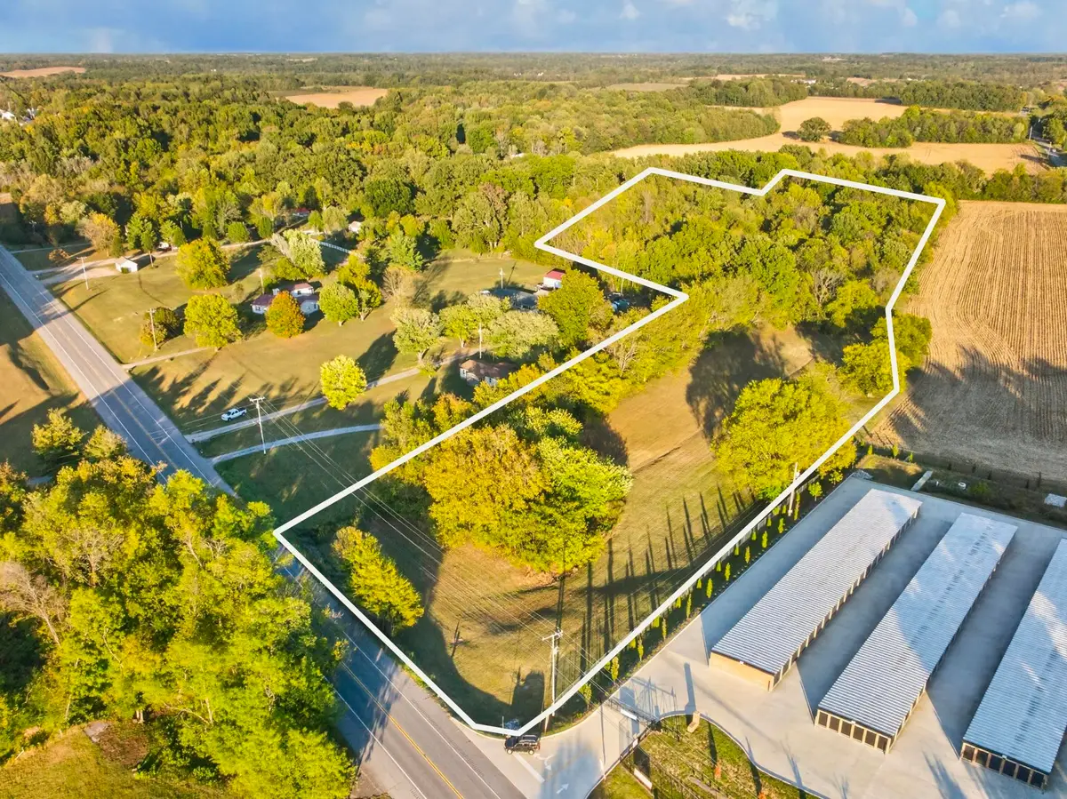 4628 Hwy 31 W, Cottontown, TN 37048 - #1