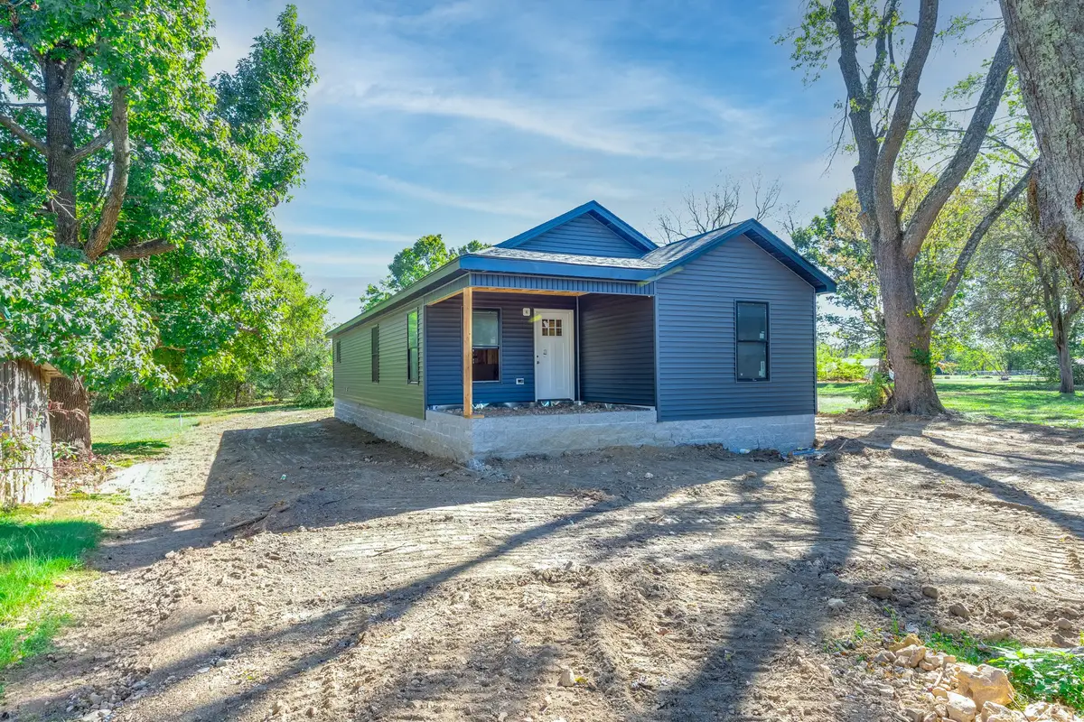 309 S Pine St, Hohenwald, TN 38462 - #1