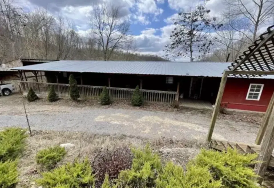 250 Possum Hollow Rd, Dowelltown, TN 37059 - #1