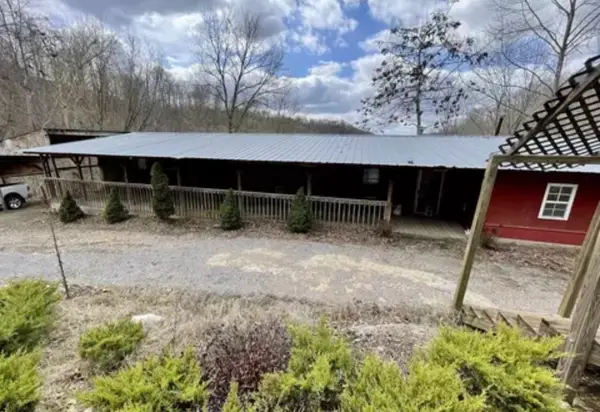 250 Possum Hollow Rd, Dowelltown, TN 37059