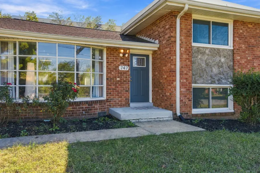 747 Rowan Dr, Nashville, TN 37207 - #3