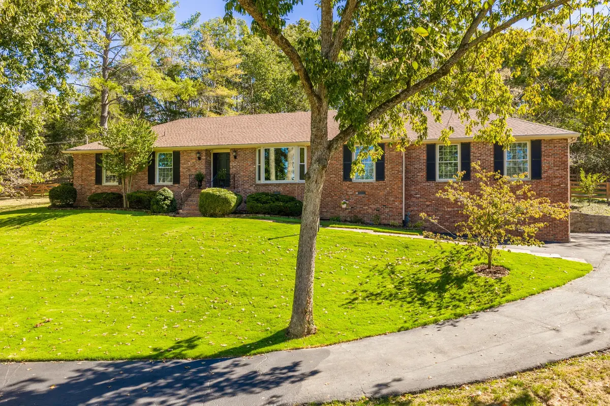 405 Horseshoe Ln, Nashville, TN 37221 - #1