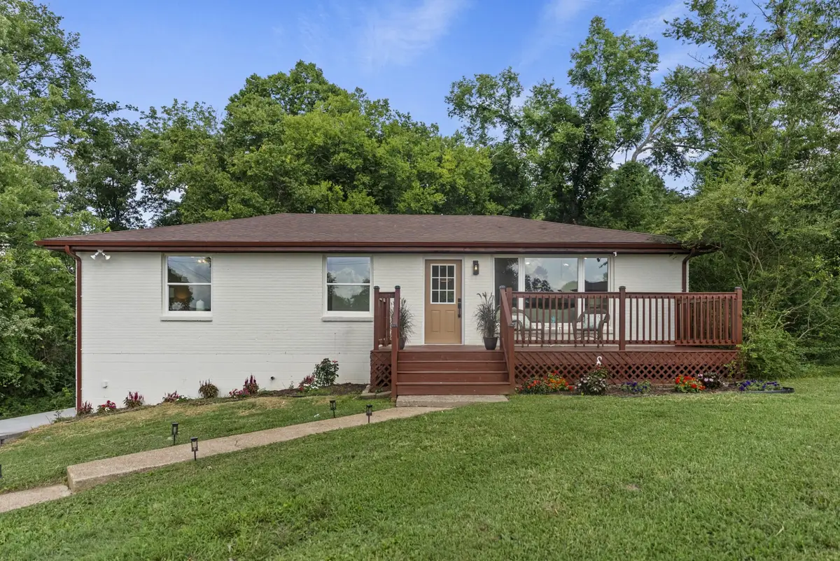 108 Greenlawn Dr, Hendersonville, TN 37075 - #1
