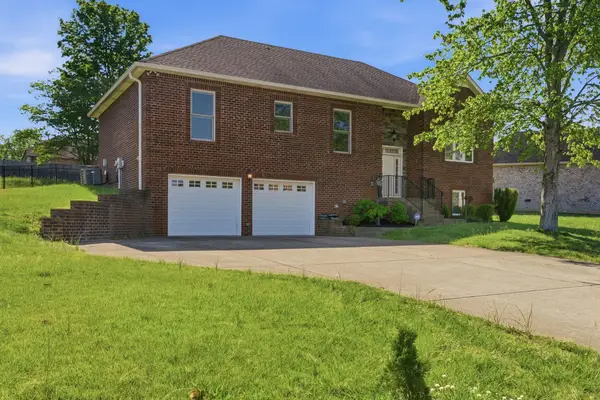 2010 Rebekah Dr, Greenbrier, TN 37073